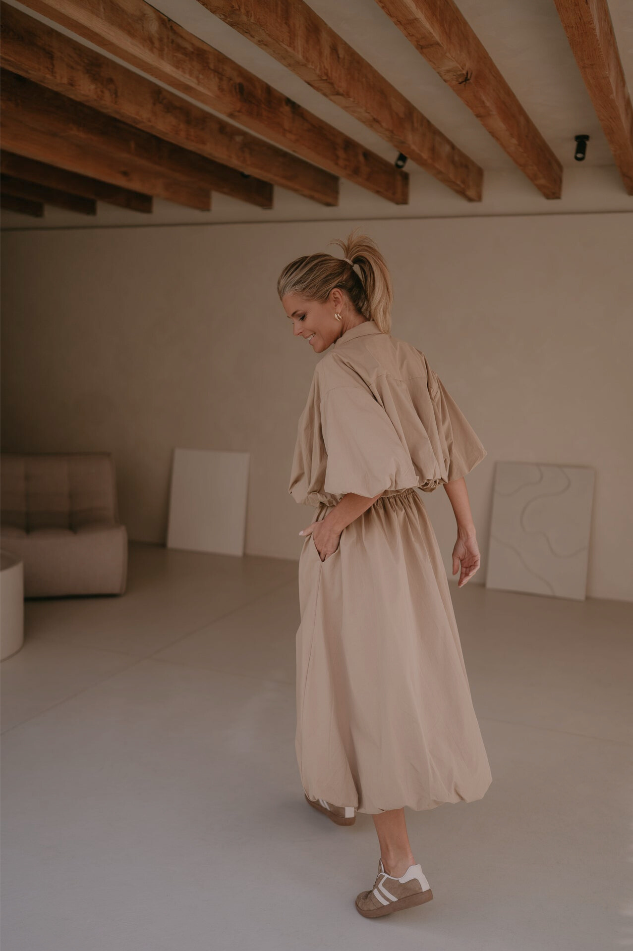 Cotton Beige Balloon Skirt with Elastic Waist – Modern and Comfortable Fit