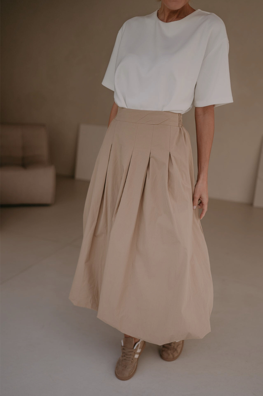 Cotton Beige Balloon Skirt with Elastic Waist – Modern and Comfortable Fit