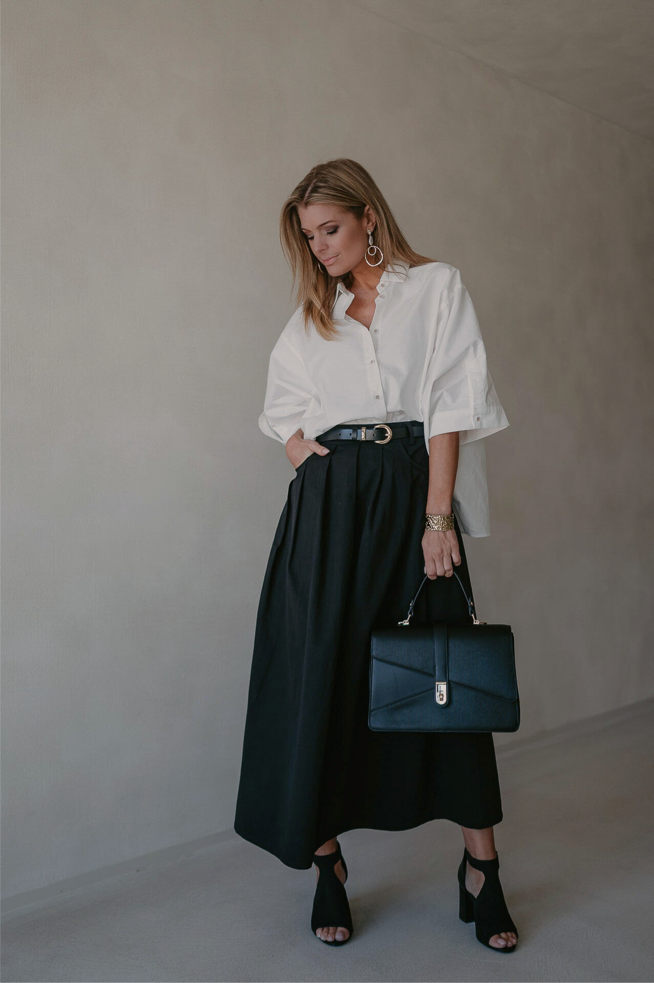 Elegant Long Black Skirt – Soft Cotton Design with Side Zipper and Perfect Fit