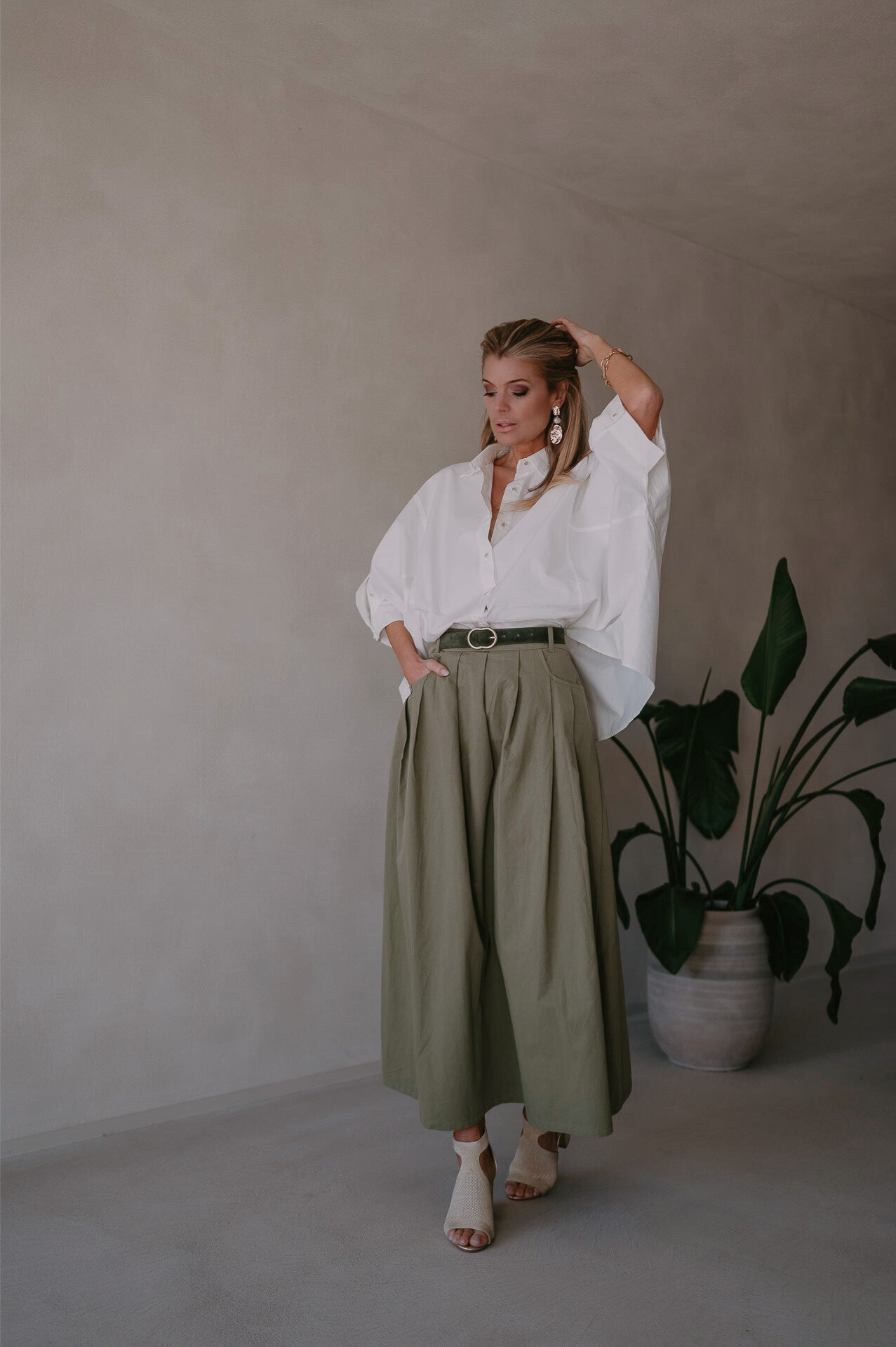 Classic Khaki Cotton Long Skirt – Comfortable Fit with Side Zipper Detail