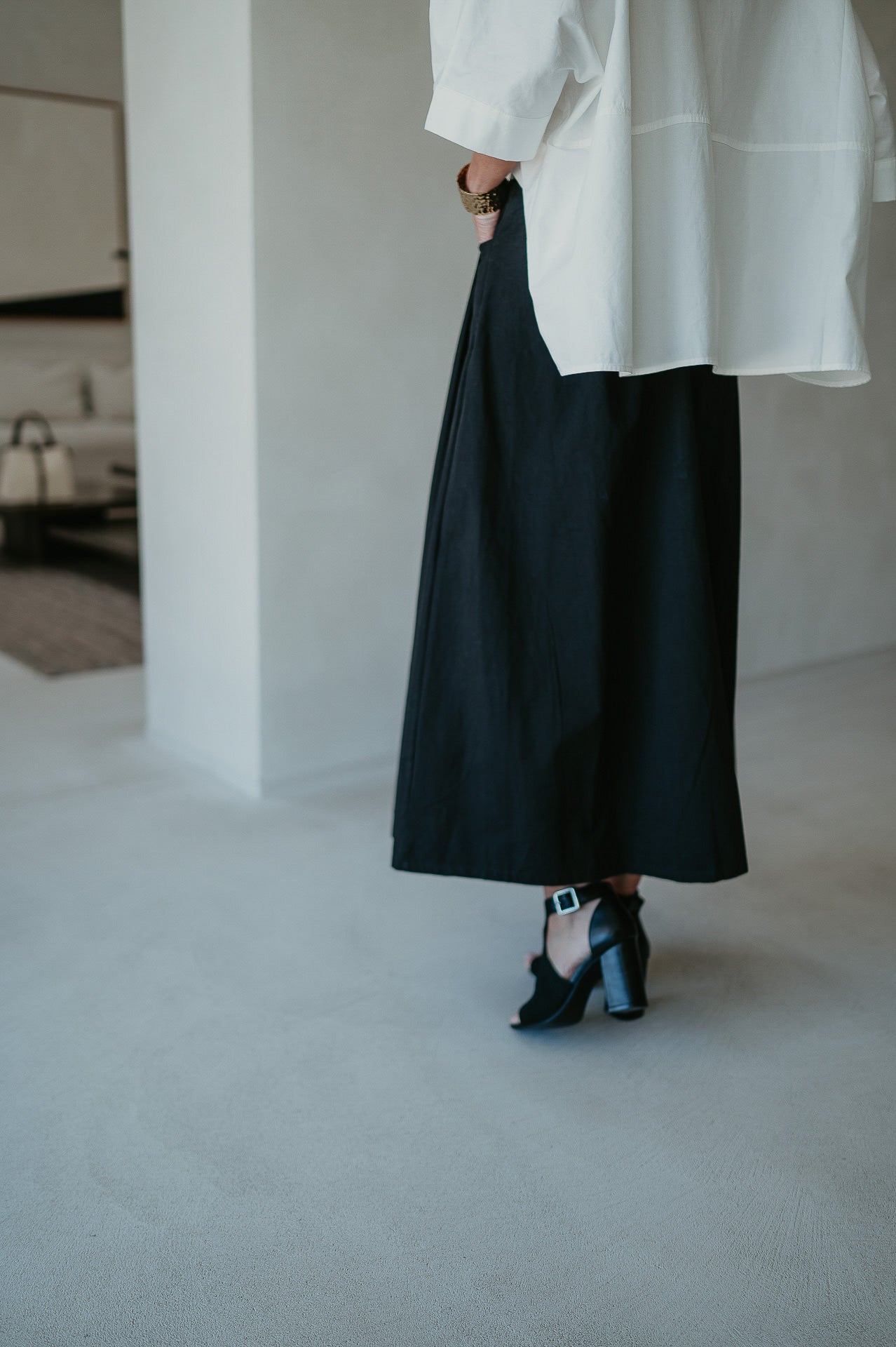 Long Black Cotton Skirt with Side Zipper and Comfortable Fit – Available in S/M/L Sizes 5