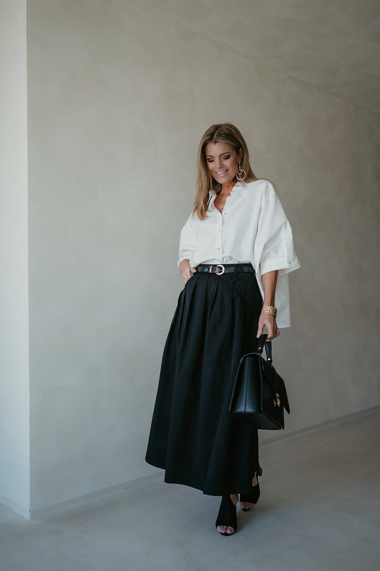 Long Black Cotton Skirt with Side Zipper and Comfortable Fit – Available in S/M/L Sizes 6