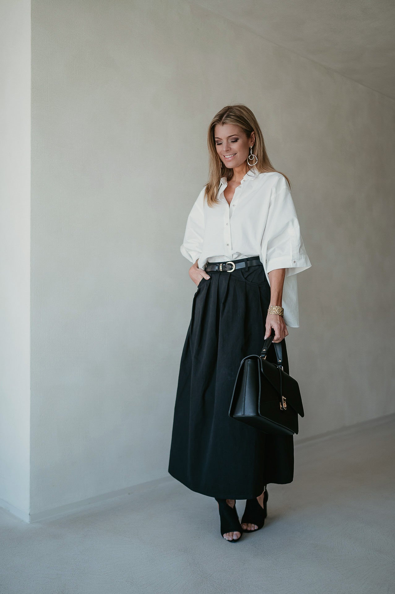 Long Black Cotton Skirt with Side Zipper and Comfortable Fit – Available in S/M/L Sizes 7